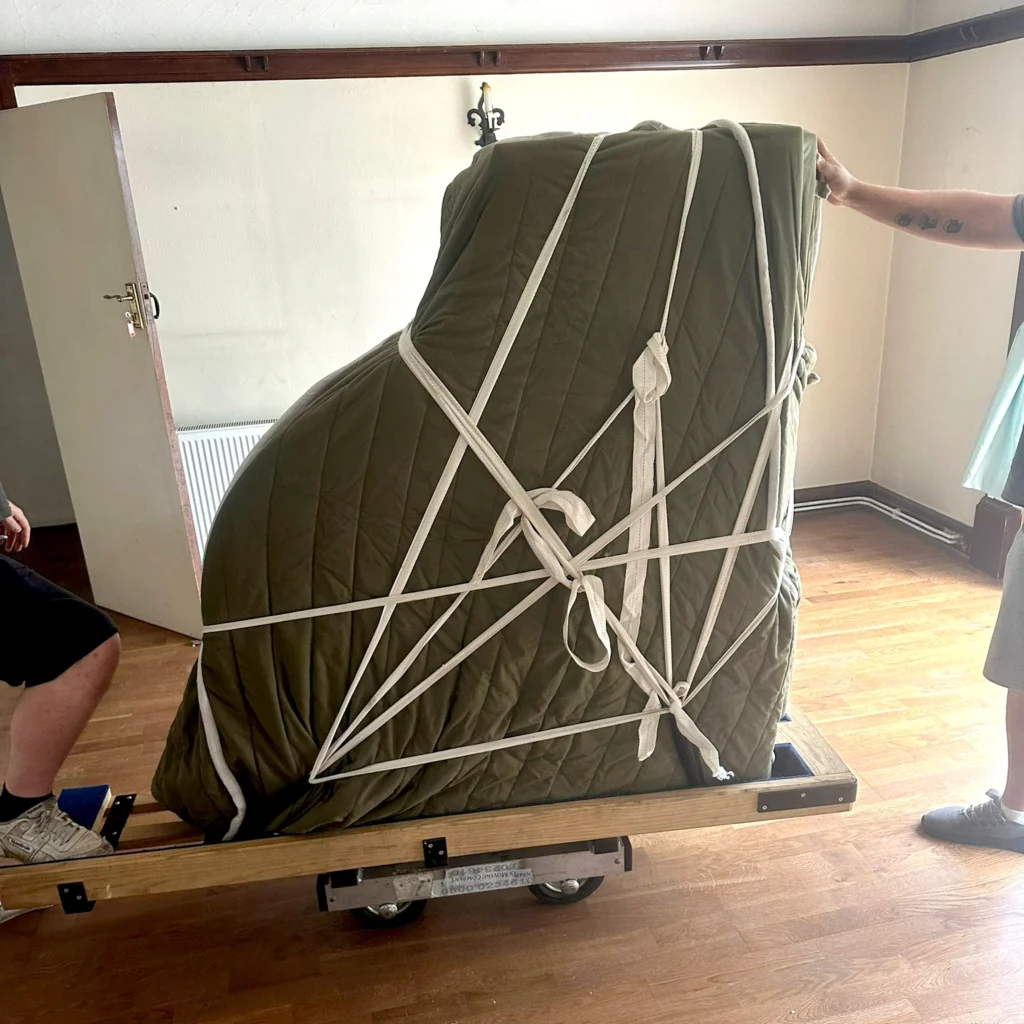 Transporte de pianos de cola y verticales en Valencia | Mudanzas Signes